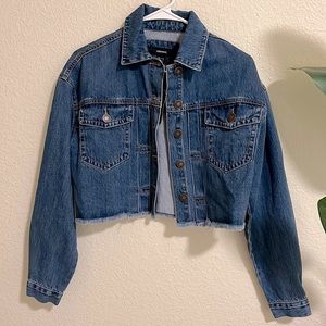 Forever 21 Cropped Dark Denim Jacket. Never Been Worn/NWT. Size S